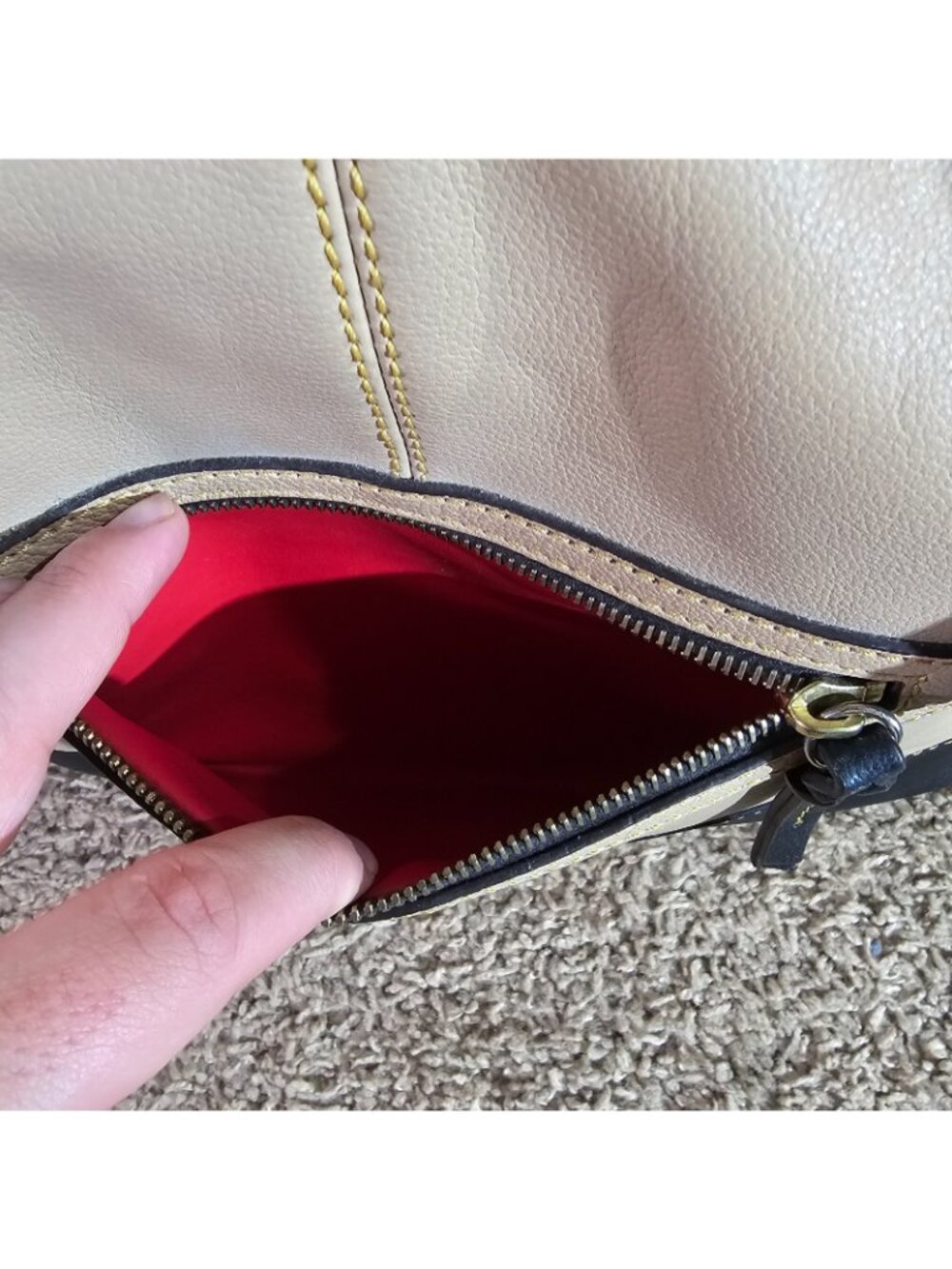 Dooney & Bourke 2 Tone Beige Black Pebbled Leather Shoulder Hobo Bag and Wallet - Picture 14 of 16